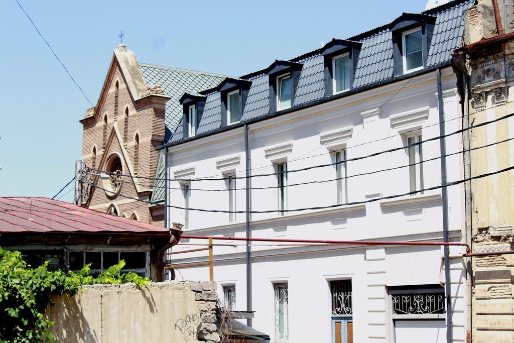 Guest House On Gia Abesadze Street Тбілісі Екстер'єр фото